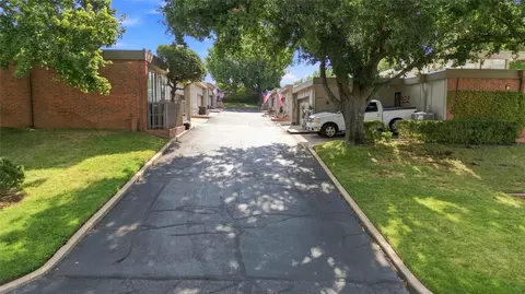 Exterior - 2427 E 72nd Street 5-c-2, Tulsa, OK 74136 photo 6 of 6
