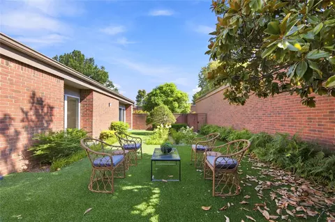 Exterior - 2427 E 72nd Street 5-c-2, Tulsa, OK 74136 photo 3 of 6