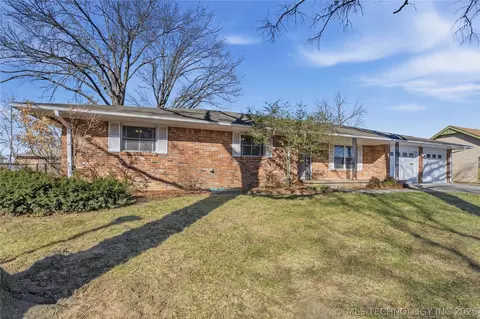 1037 Meadow Dr, Bartlesville, OK 74006