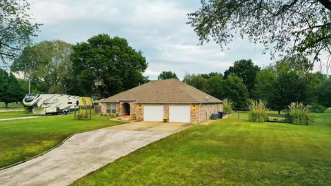 17533 S 321st East Ave, Coweta, OK 74429