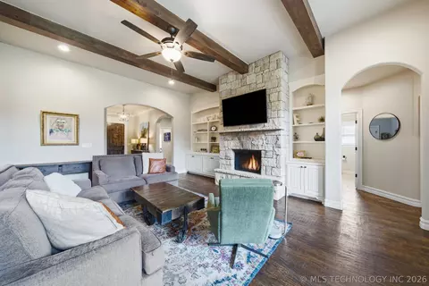 Living - 3624 E 115th Pl S, Tulsa, OK 74137 photo 5 of 6