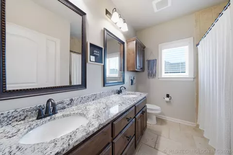 Bath - 3624 E 115th Pl S, Tulsa, OK 74137 photo 4 of 5