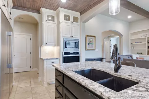 Kitchen - 3624 E 115th Pl S, Tulsa, OK 74137 photo 4 of 6
