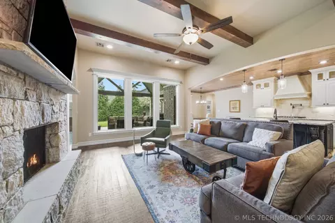 Living - 3624 E 115th Pl S, Tulsa, OK 74137 photo 3 of 6
