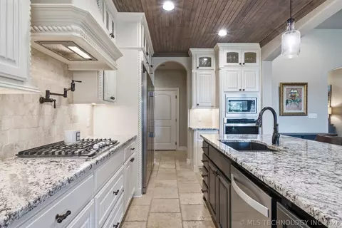 Kitchen - 3624 E 115th Pl S, Tulsa, OK 74137 photo 2 of 6