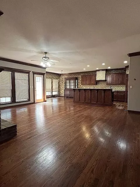 Living - 7826 E 100th St, Tulsa, OK 74133 photo 2 of 5