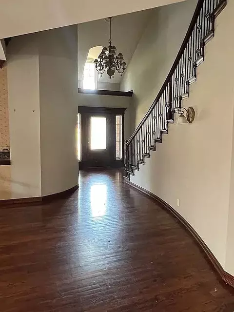 Entry Way - 7826 E 100th St, Tulsa, OK 74133 photo 2 of 4