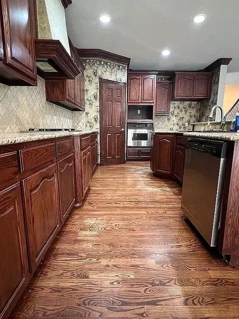 Kitchen - 7826 E 100th St, Tulsa, OK 74133 photo 1 of 2