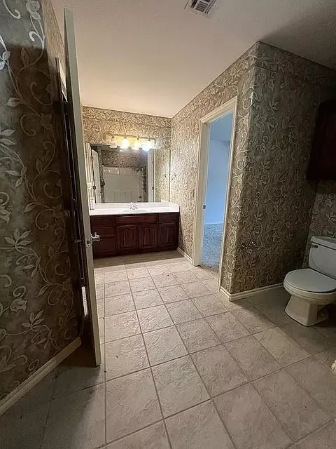 Bath - 7826 E 100th St, Tulsa, OK 74133 photo 3 of 4