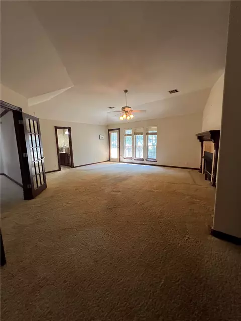 Living - 7826 E 100th St, Tulsa, OK 74133 photo 4 of 5