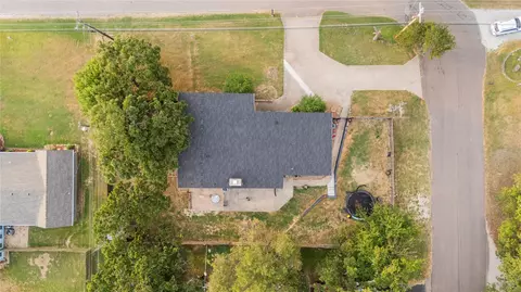 View/Area - 2131 E 11th, Ada, OK 74820 photo 2 of 5