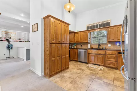 Entry Way - 2131 E 11th, Ada, OK 74820 photo 4 of 6