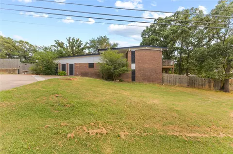 Exterior - 2131 E 11th, Ada, OK 74820 photo 4 of 7