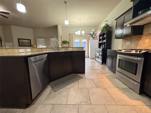 Kitchen - 17511 45th St, Tulsa, OK 74134 photo 4 of 6