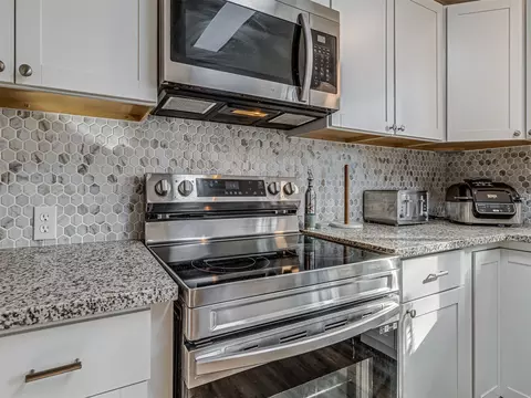 Kitchen - 6614 E 27th St, Tulsa, OK 74129 photo 6 of 7