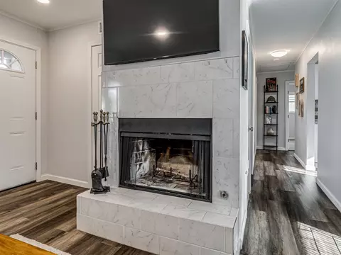 Entry Way - 6614 E 27th St, Tulsa, OK 74129 photo 2 of 3