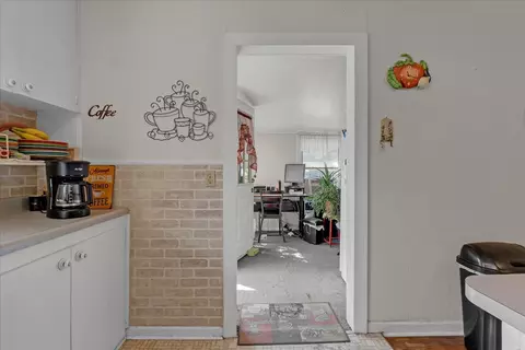 Entry Way - 409 E Freeport St, Broken Arrow, OK 74012 photo 4 of 5