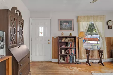 Entry Way - 409 E Freeport St, Broken Arrow, OK 74012 photo 2 of 5