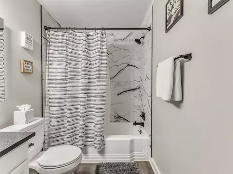 Bath - 3819 E 15th St, Tulsa, OK 74112 photo 2 of 2