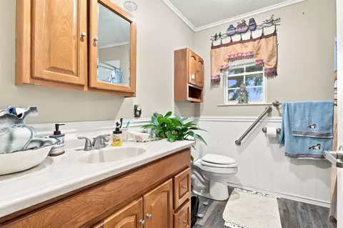 Bath - 208 W Umstead, Colbert, OK 74733 photo 1 of 1