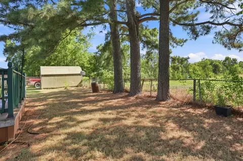 Exterior - 208 W Umstead, Colbert, OK 74733 photo 5 of 7