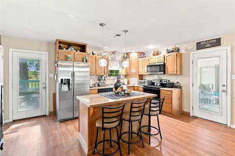 Kitchen - 208 W Umstead, Colbert, OK 74733 photo 2 of 4