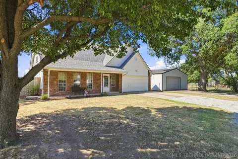 9412 E Yorkshire Ave, Claremore, OK 74017