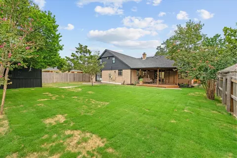 Exterior - 6731 E 51st Pl S, Tulsa, OK 74145 photo 5 of 7