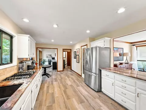 Kitchen - 6213 E 78th Pl, Tulsa, OK 74136 photo 6 of 6