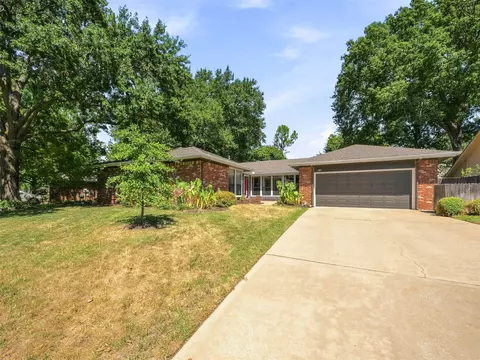 Exterior - 6213 E 78th Pl, Tulsa, OK 74136 photo 9 of 10