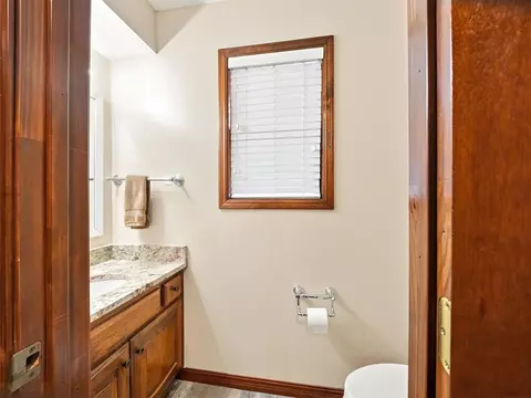 Bath - 6213 E 78th Pl, Tulsa, OK 74136 photo 2 of 8