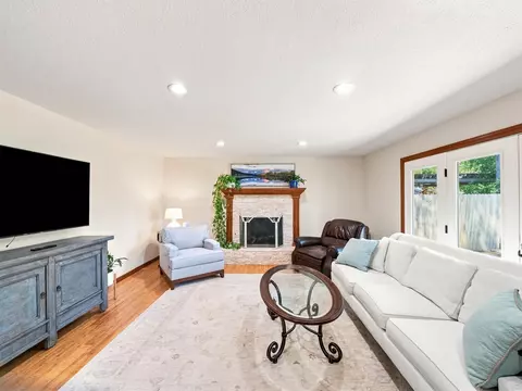 Living - 6213 E 78th Pl, Tulsa, OK 74136 photo 3 of 3