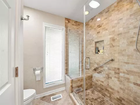 Bath - 6213 E 78th Pl, Tulsa, OK 74136 photo 6 of 8