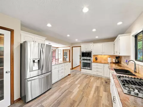 Kitchen - 6213 E 78th Pl, Tulsa, OK 74136 photo 5 of 6