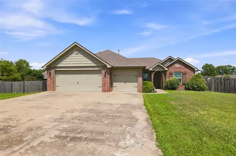 1800 Tulip Ct, Claremore, OK 74019