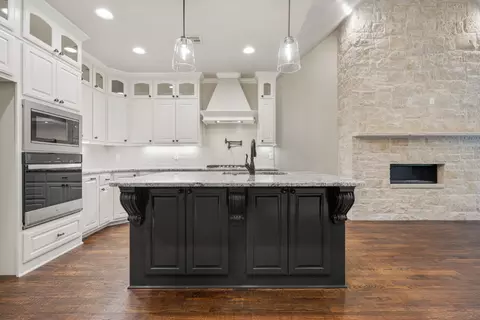 Kitchen - 14504 E 80th St N, Owasso, OK 74055 photo 2 of 4