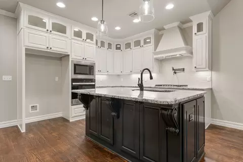 Kitchen - 14504 E 80th St N, Owasso, OK 74055 photo 1 of 4
