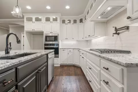 Kitchen - 14504 E 80th St N, Owasso, OK 74055 photo 3 of 4