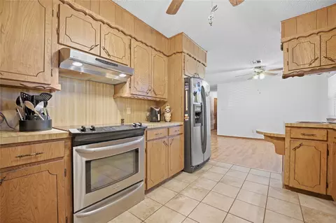 Kitchen - 637 Highway 110, Davis, OK 73030 photo 3 of 3