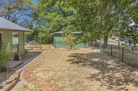 Exterior - 401 S 10th St, Comanche, OK 73529 photo 9 of 13
