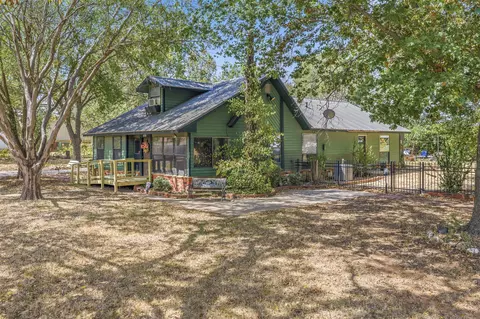 Exterior - 401 S 10th St, Comanche, OK 73529 photo 8 of 13