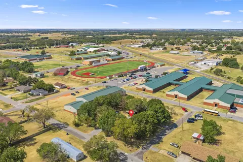 View/Area - 401 S 10th St, Comanche, OK 73529 photo 3 of 5
