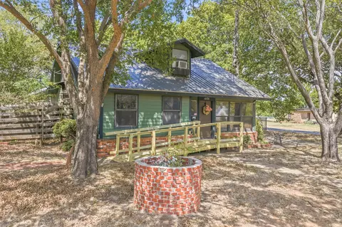 Exterior - 401 S 10th St, Comanche, OK 73529 photo 13 of 13
