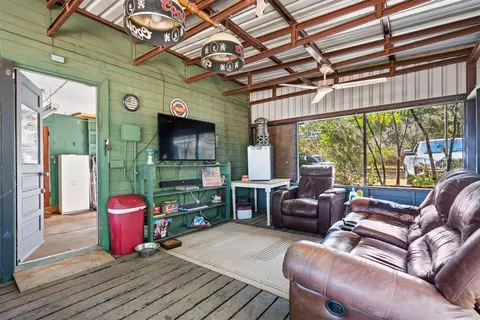 Exterior - 401 S 10th St, Comanche, OK 73529 photo 5 of 13