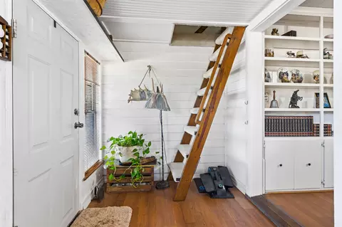 Entry Way - 401 S 10th St, Comanche, OK 73529 photo 1 of 1