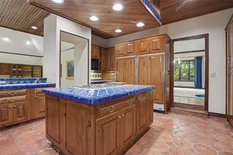 Kitchen - 3719 E 99th Pl S, Tulsa, OK 74137 photo 2 of 4