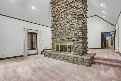 Living - 3719 E 99th Pl S, Tulsa, OK 74137 photo 9 of 10