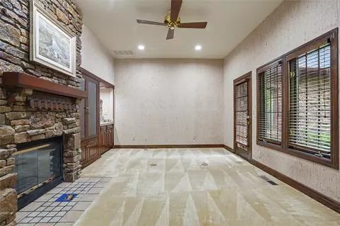 Living - 3719 E 99th Pl S, Tulsa, OK 74137 photo 3 of 10
