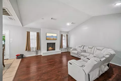 Living - 11913 E 38th Pl, Tulsa, OK 74146 photo 2 of 2