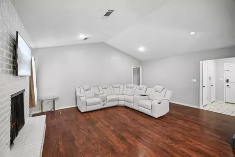 Living - 11913 E 38th Pl, Tulsa, OK 74146 photo 1 of 2